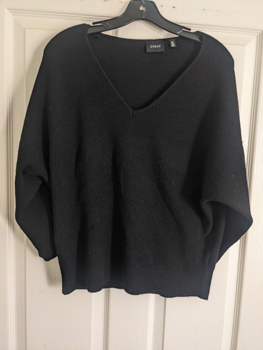 Cyrus V-Neck  Batwinh Black Women's Sweater